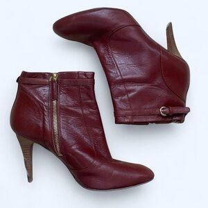 Nine West Mainstay Burgundy Leather
Ankle Heeled Bootie 9.5